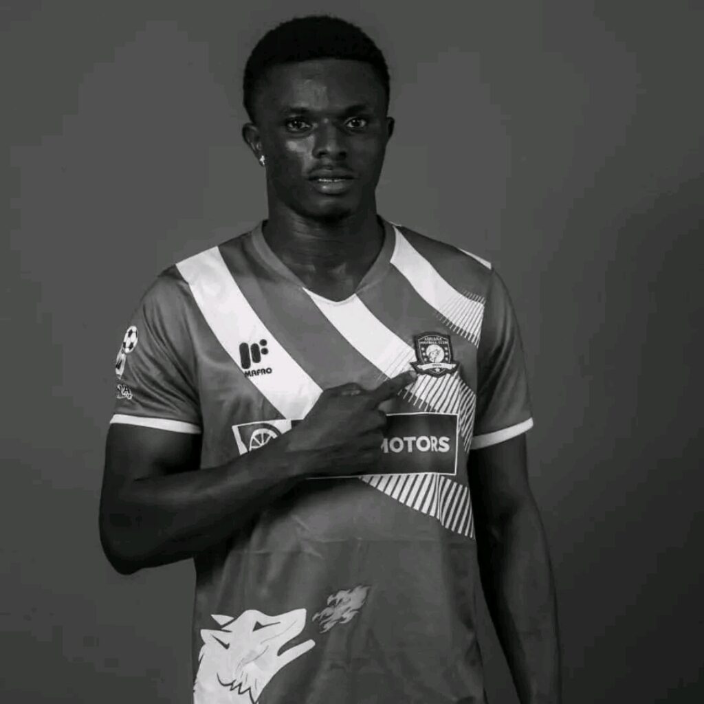 Drame au Ghana : un joueur de Berekum Chelsea tué lors d’une attaque armée contre le bus de son équipe.