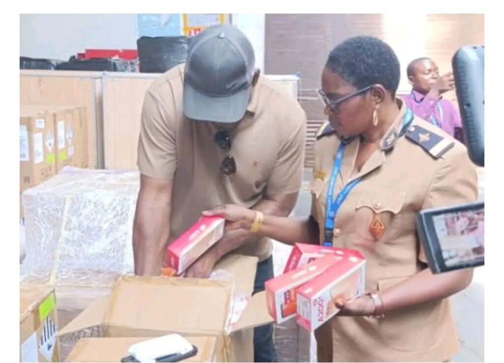 Cameroun : près de 29 000 téléphones déclarés en deux semaines grâce au nouveau mécanisme douanier