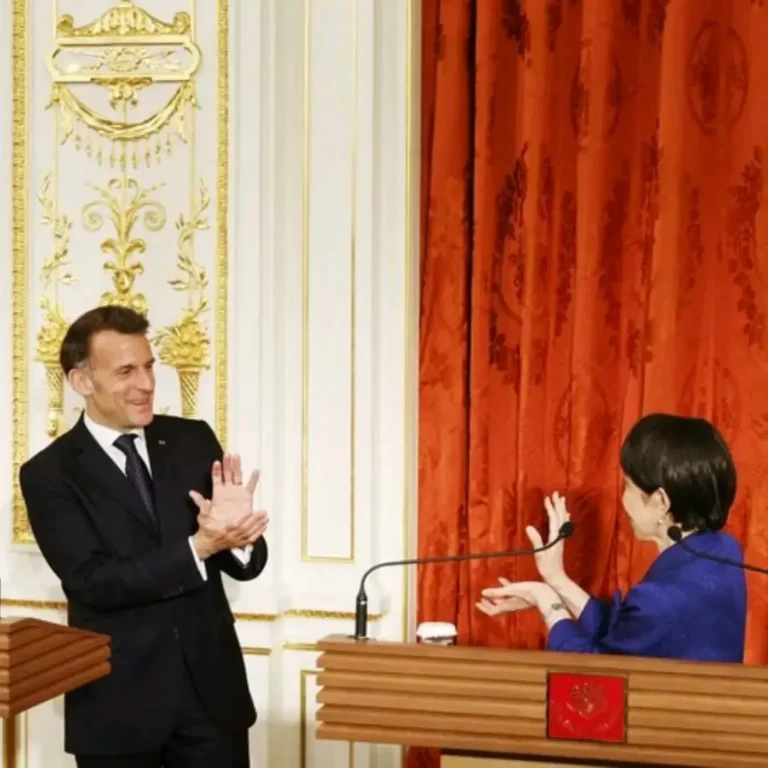 France–Japon : Macron et Takaichi s’affichent en « Kamehameha » et font le buzz.