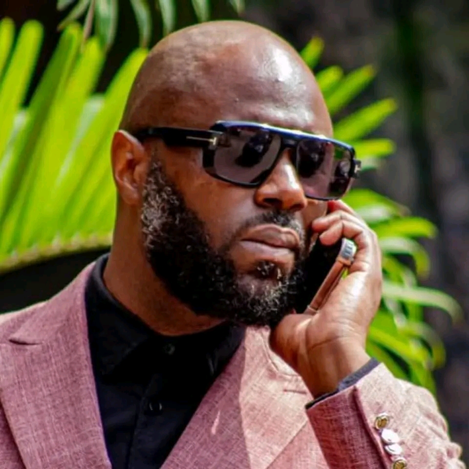 Arrestation de Kemi Seba en Afrique du Sud : vers une procédure d’extradition vers le Bénin.