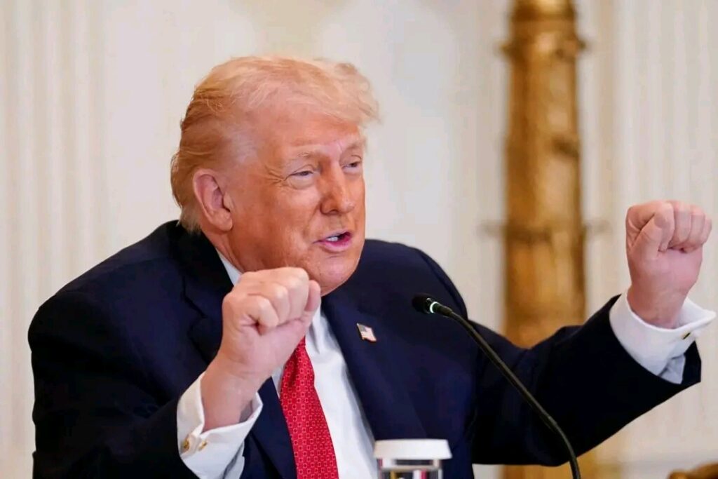 Trump menace de nouvelles frappes contre l’Iran tout en évoquant un possible accord
