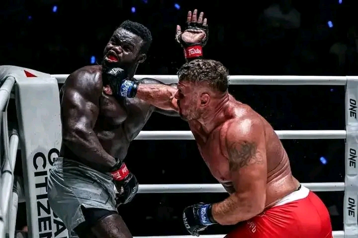 MMA : Reug Reug chute face à Anatoly Malykhin, l’Afrique attend désormais Francis Ngannou