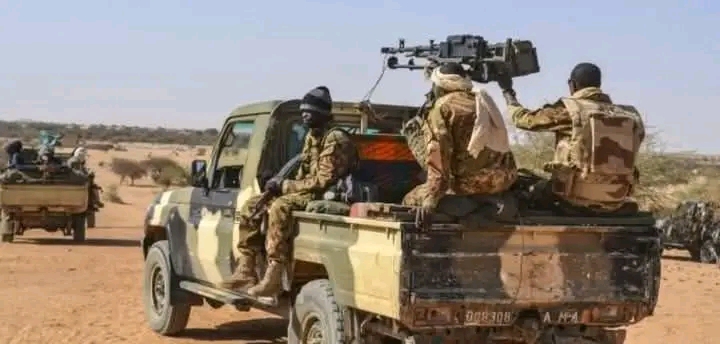 Mali : des camions incendiés près de Bamako, le blocus autour de la capitale se durcit