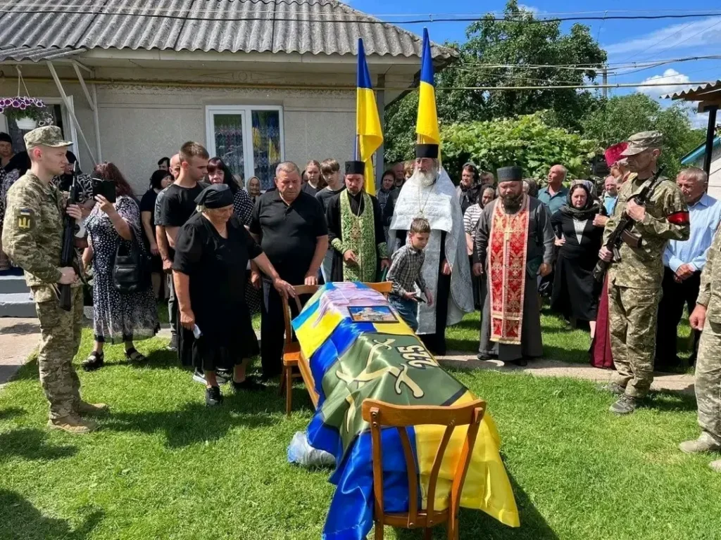 Guerre en Ukraine : Le compteur de nécrologies de « Chepot Fronta » franchit le seuil des 757 000 noms