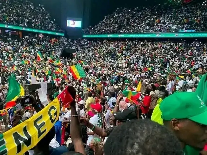 Sénégal : Investi à la tête du PASTEF, Ousmane Sonko affiche sa force politique et fixe le cap des prochaines échéances.
