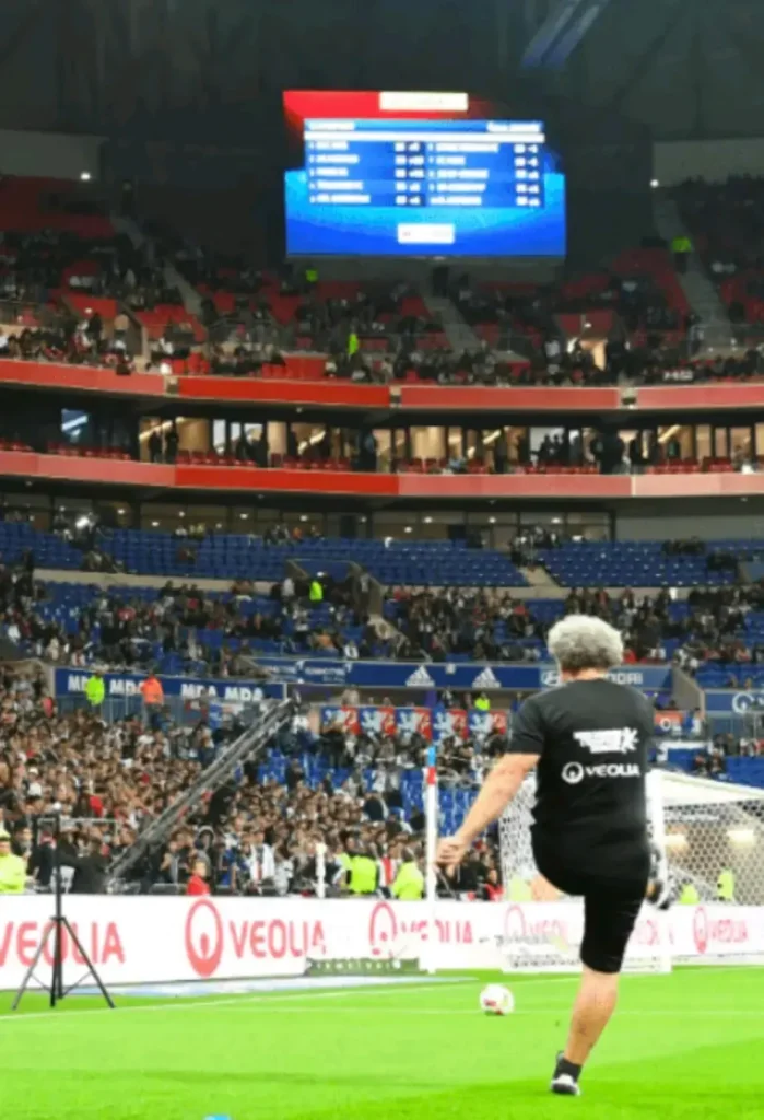 Coupe du monde 2026 : la FIFA fait payer 79 dollars aux supporters pour afficher leur nom sur les écrans géants.