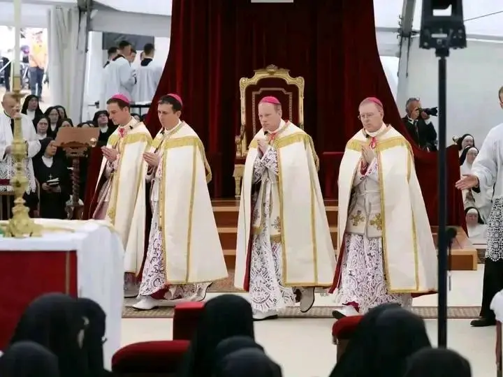 Vatican : Six évêques excommuniés après des ordinations épiscopales sans mandat pontifical