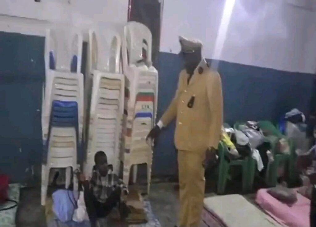 Cameroun : Des femmes et des enfants retrouvés enchaînés dans une église de réveil à Yaoundé