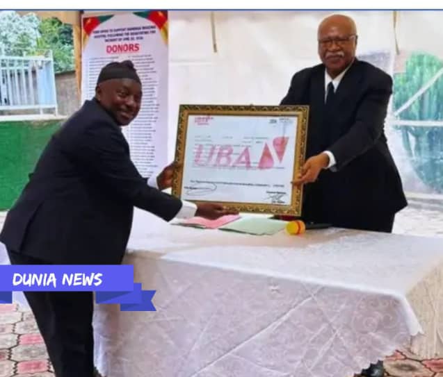CAMEROUN : Philémon Yang remet 53,6 millions FCFA pour la reconstruction de l’Hôpital régional de Bamenda touché par un incendie