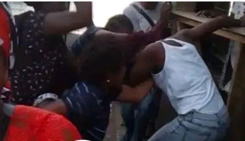 Sénégal : Échoué au baccalauréat, un lycéen de 17 ans agresse un marabout qui lui avait promis la réussite contre 50 000 FCFA.
