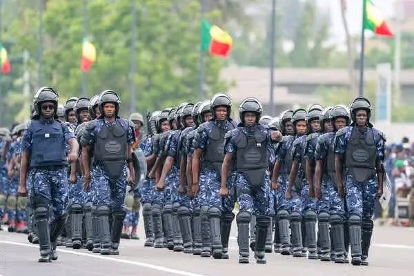 🇧🇯 BÉNIN | POLICE RÉPUBLICAINE : FAUT-IL TOUJOURS UN MANDAT POUR VOUS FOUILLER ?