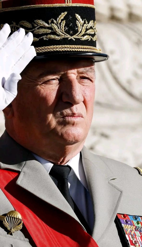 France : l’ancien grand chancelier de la Légion d’honneur Benoît Puga visé par une enquête pour corruption