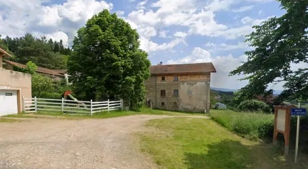 Puy-de-Dôme : une femme soupçonnée d’avoir sédaté et poignardé son mari mise en examen pour tentative d’assassinat