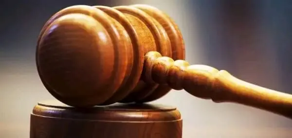 France : un père frappe l’homme soupçonné de violences sexuelles sur sa fille en pleine audience France : un père frappe l’homme soupçonné de violences sexuelles sur sa fille en pleine audience